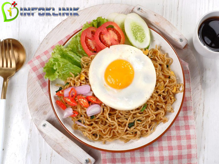 Cara Menyantap Mie Instan agar Lebih Sehat dan Bergizi